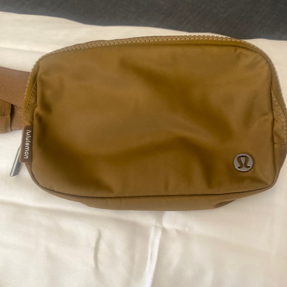 Lululemon multi-use cross body bag